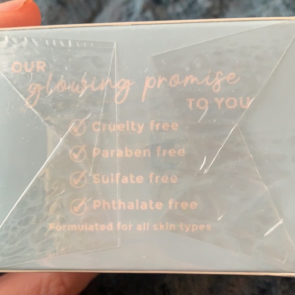 Brand New Glow on 5th Beauty Refresh + Reset Brightening Mud Mask - Picture 6 of 6